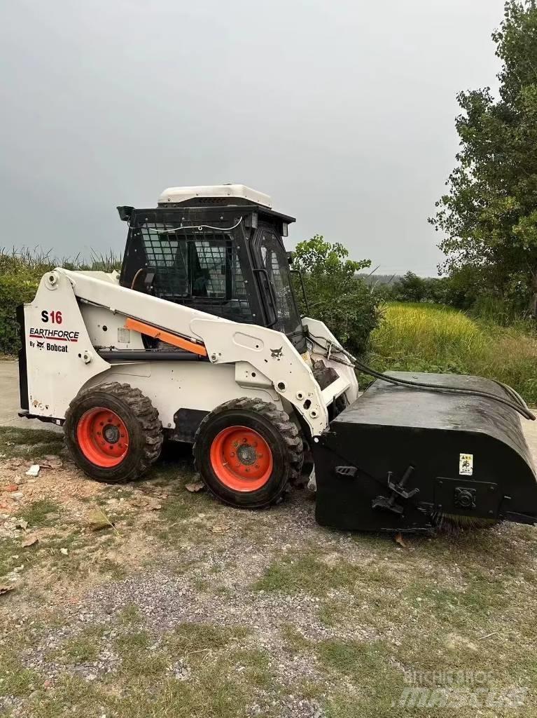 Bobcat S 16 スキッドステアローダー