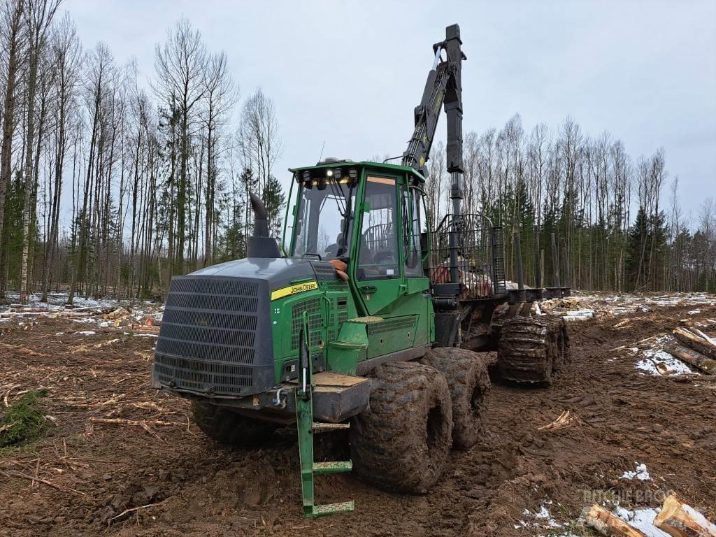 John Deere 1210 G フォワーダー