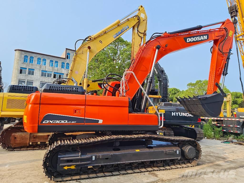 Doosan DX 300 LC 大型油圧ショベル12t以上（パワーショベル・ユンボ）