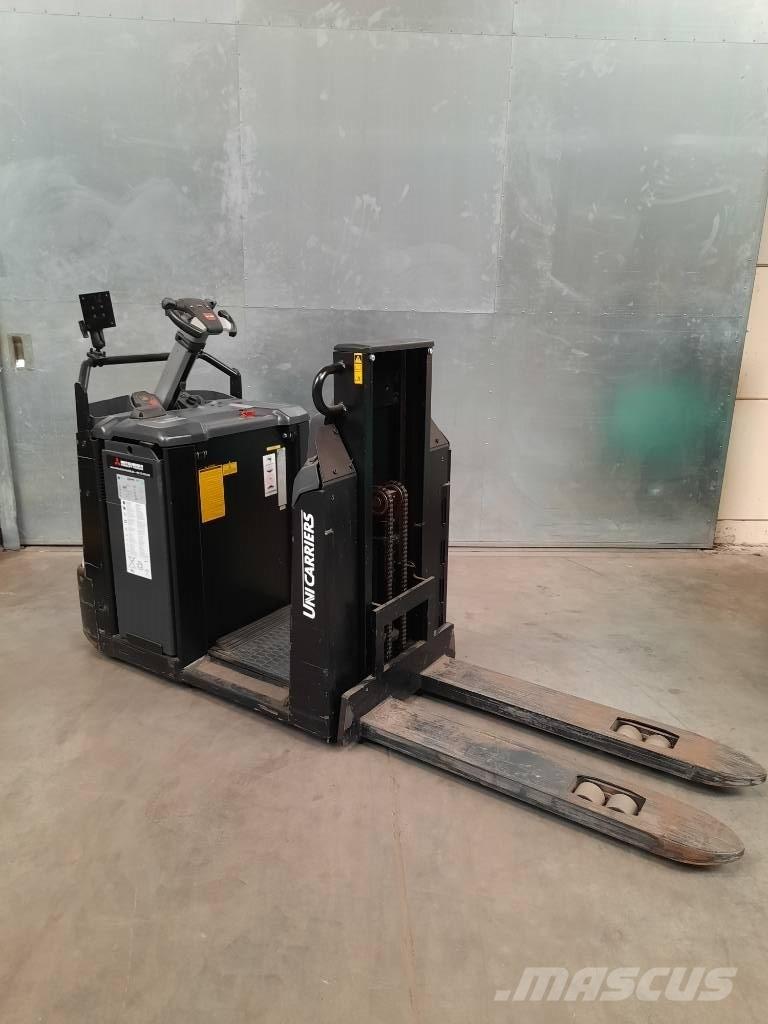 UniCarriers OEP120 低型オーダーピッカー