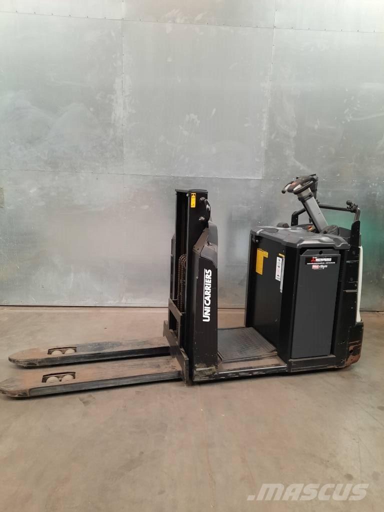 UniCarriers OEP120 低型オーダーピッカー