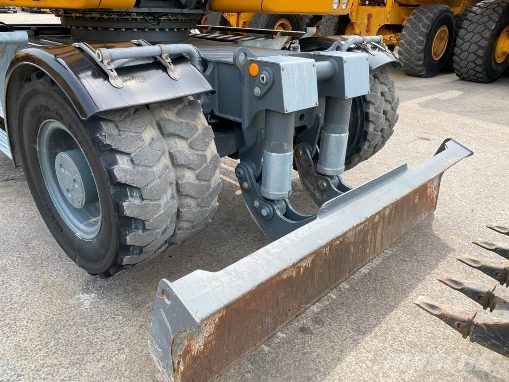 Liebherr A914 NVT 特殊油圧ショベル