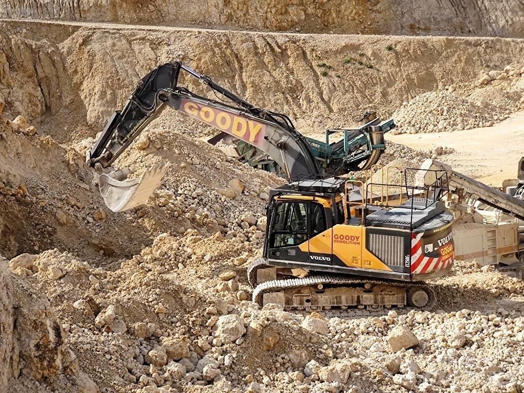 Volvo EC 250 EL 大型油圧ショベル12t以上（パワーショベル・ユンボ）