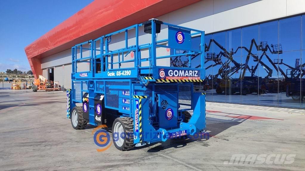 Genie GS 4390 RT シザースリフト