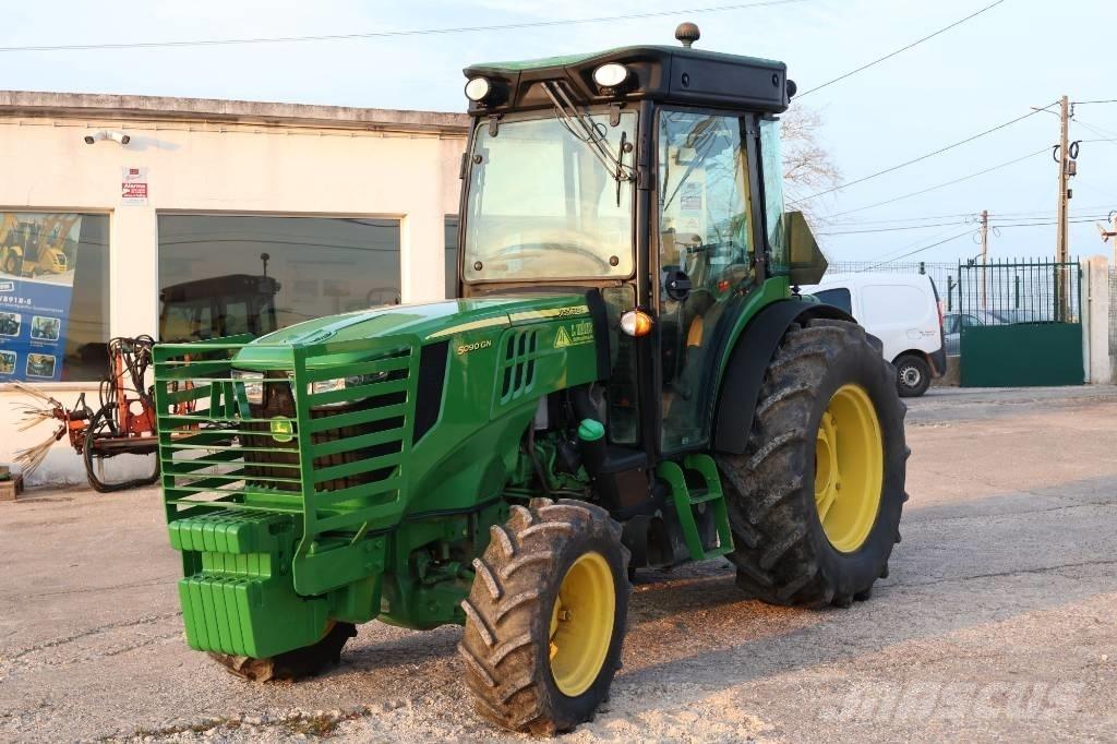 John Deere 5090 GN トラクター