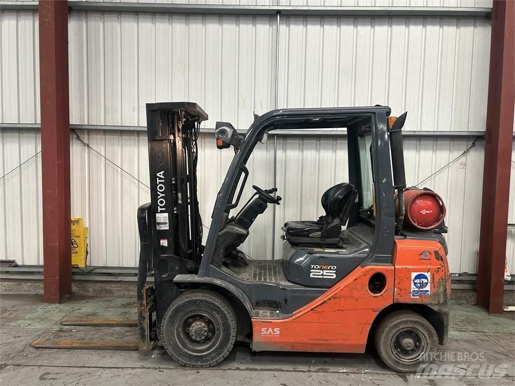 Toyota 02-8FGF25 LPGフォークリフト