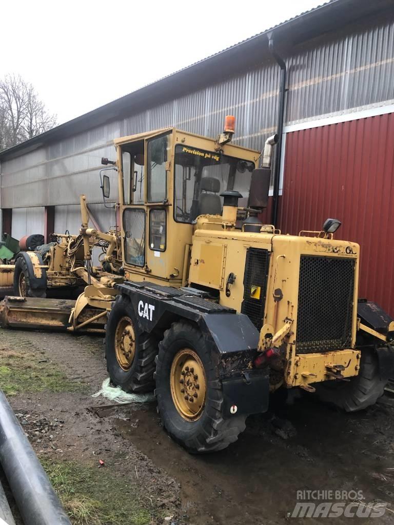 CAT 120 G モーターグレーダー
