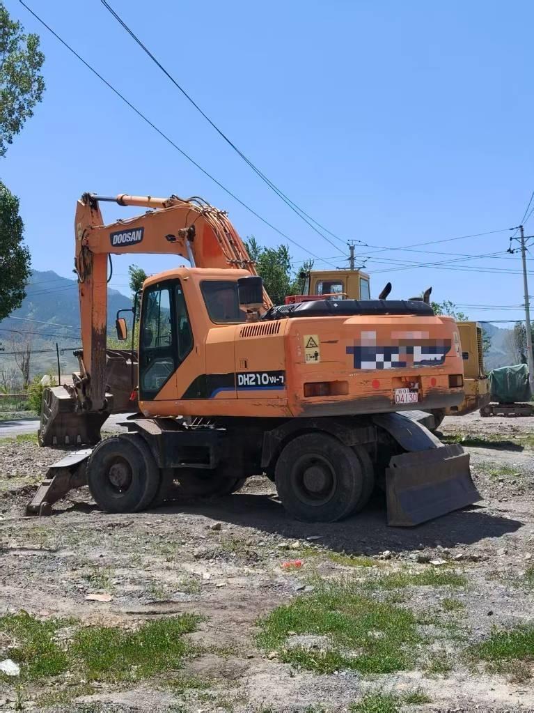 Doosan DH210W-7 ホイール式油圧ショベル（パワーショベル・ユンボ・バックホー）