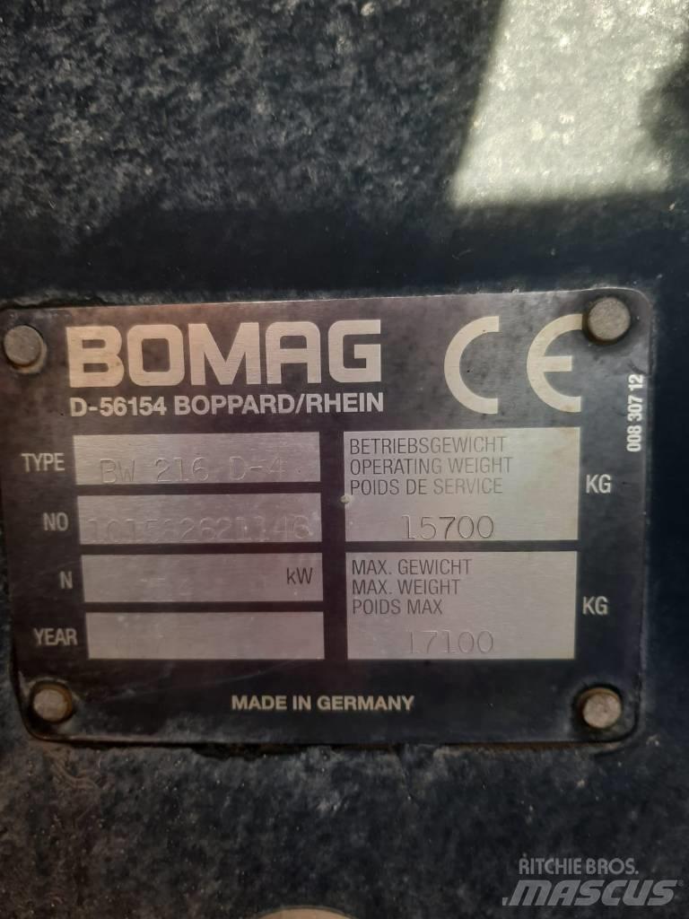 Bomag BW 216 D-4 ソイルコンパクター