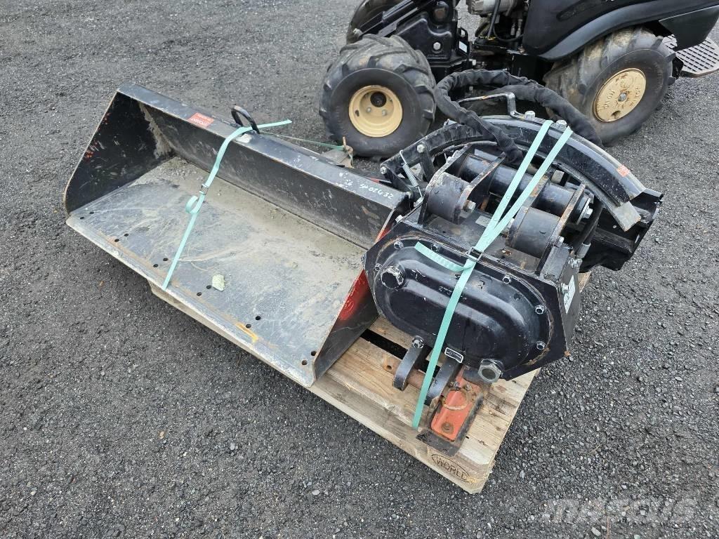 Ditch Witch R300 トレンチャー