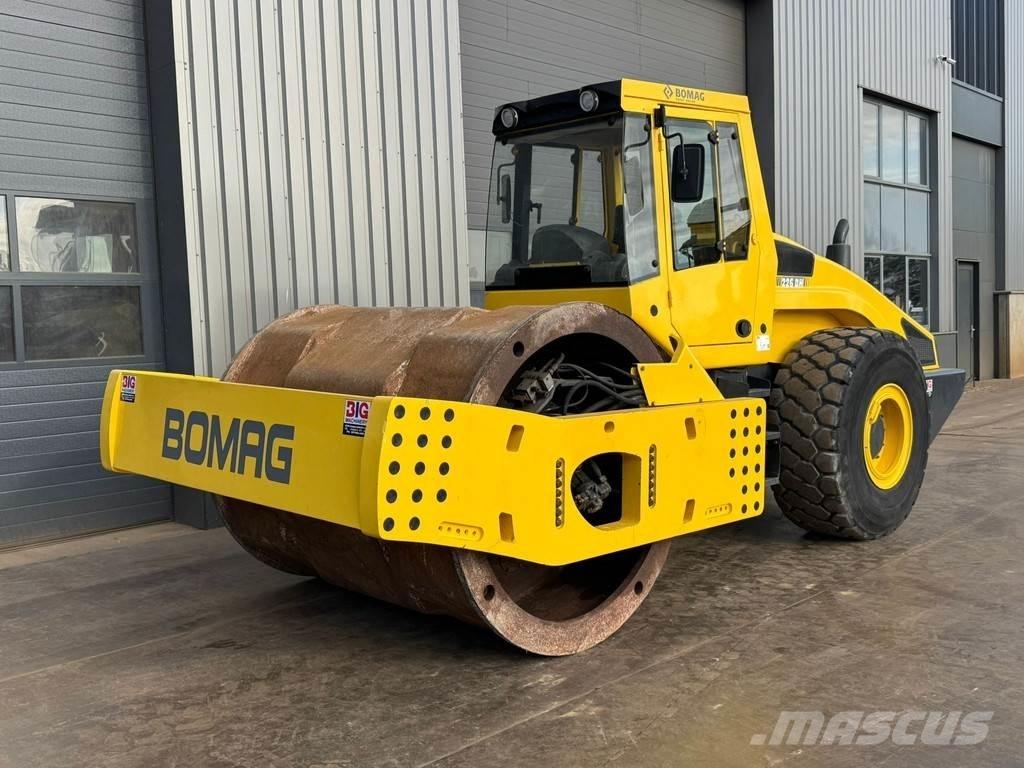 Bomag BW226 振動ローラ