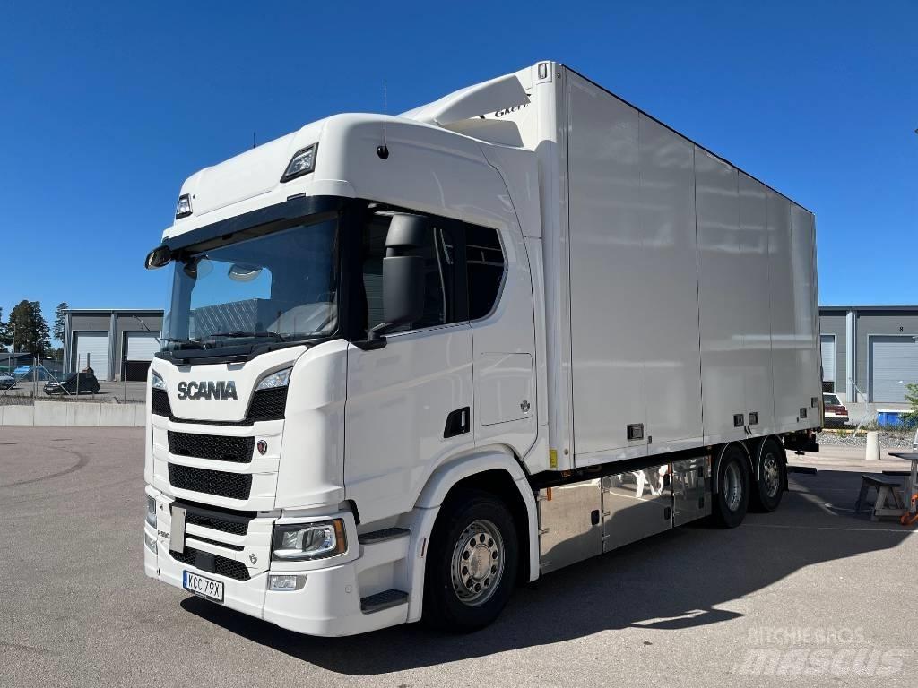 Scania R590 ボックスボディー、ウイング、箱車