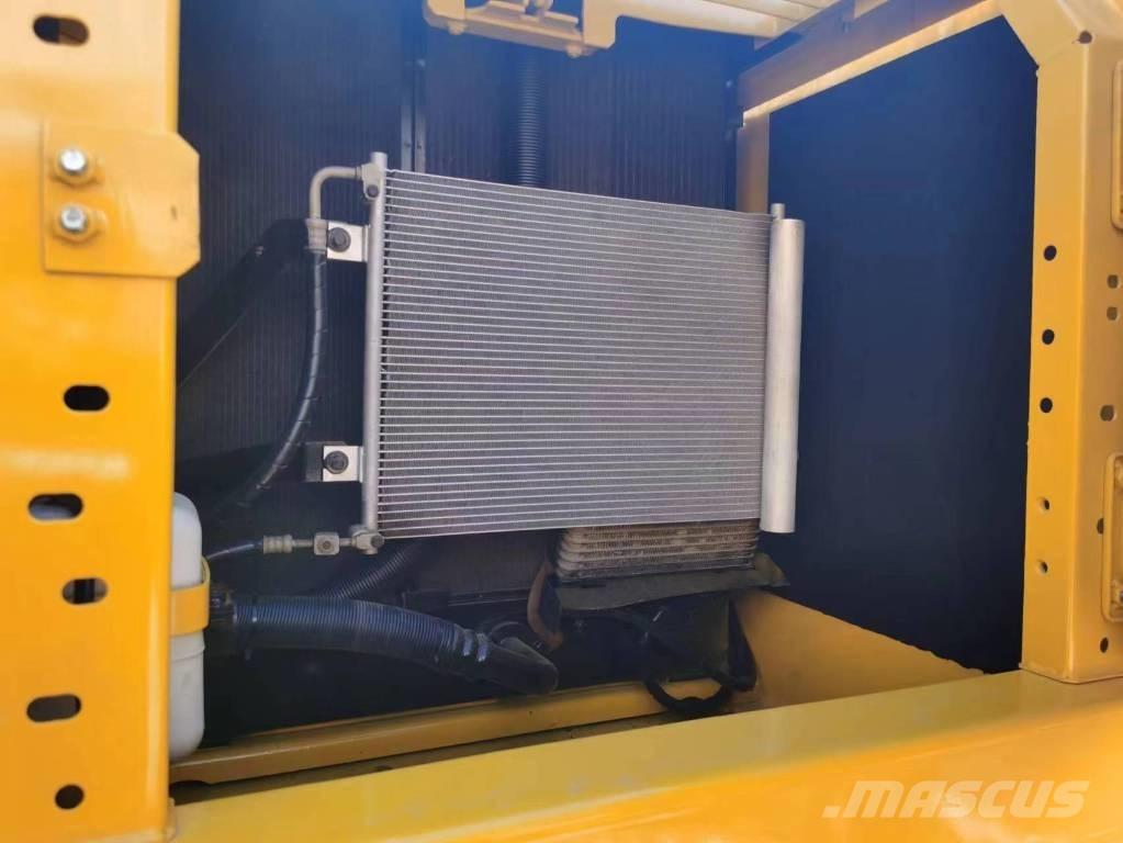 Komatsu PC 220-8 大型油圧ショベル12t以上（パワーショベル・ユンボ）