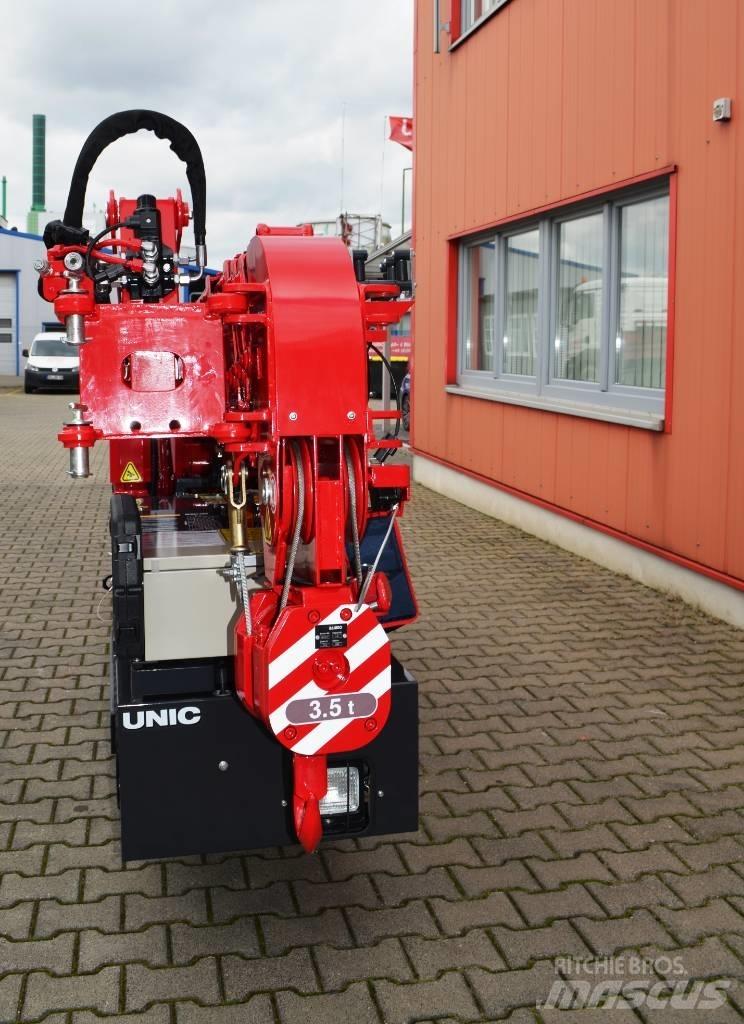 Unic B-350.2V クローラクレーン