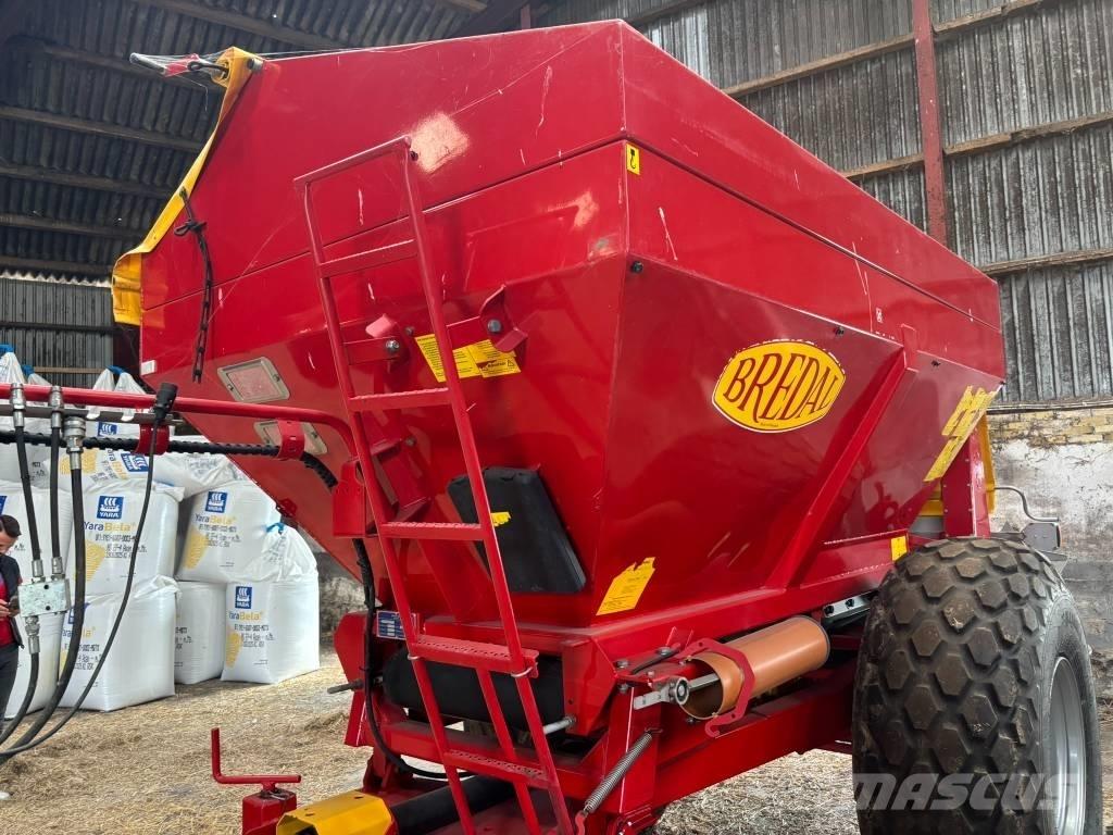 Bredal K 65 ミネラル散布機