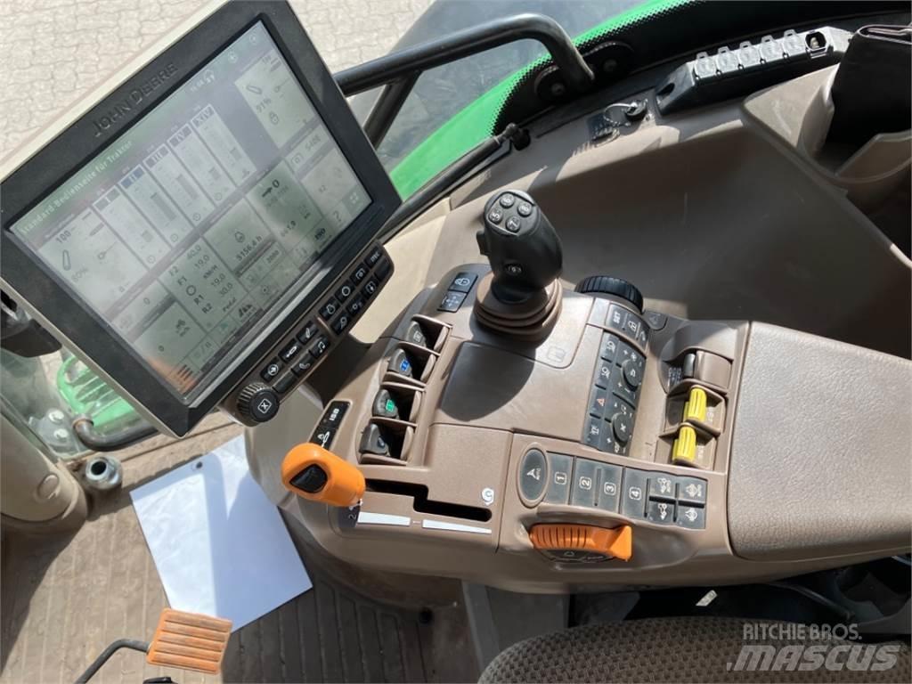 John Deere 6215 R トラクター