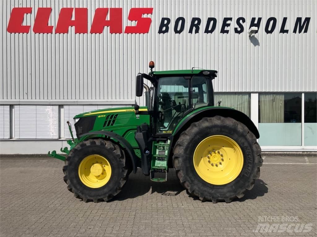 John Deere 6215 R トラクター