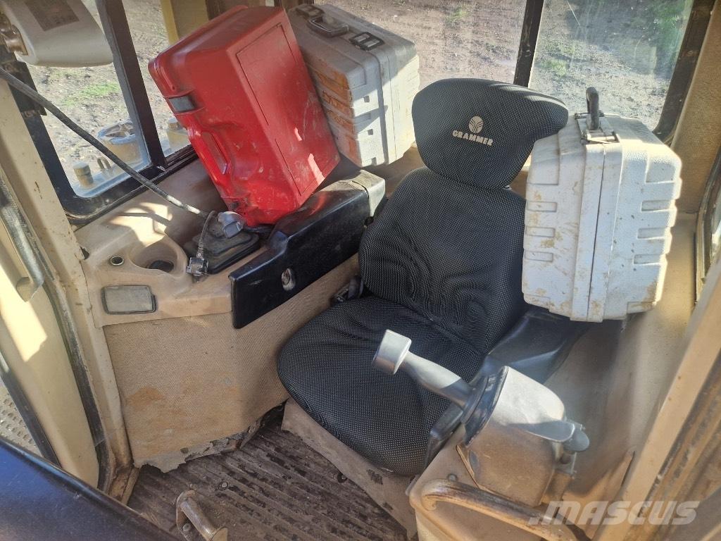 CAT D 6 R II ブルドーザー