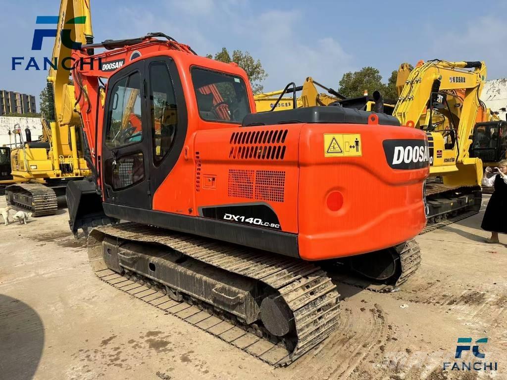Doosan DX 140 LC 大型油圧ショベル12t以上（パワーショベル・ユンボ）