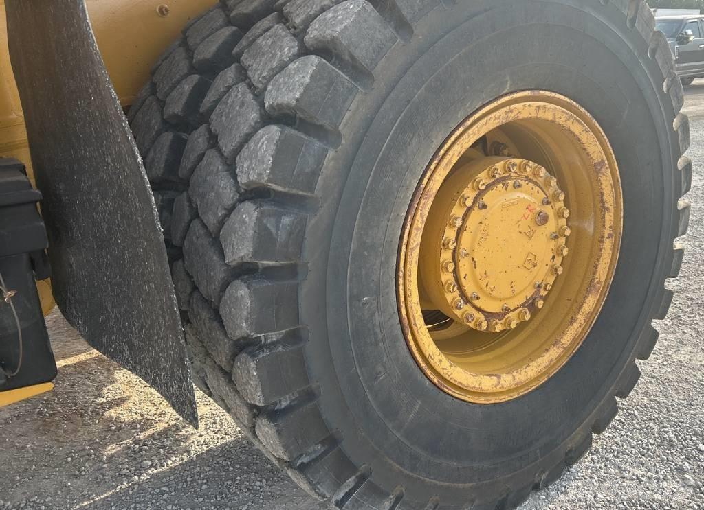 CAT 770 G アーティキュレート式ダンプトラック