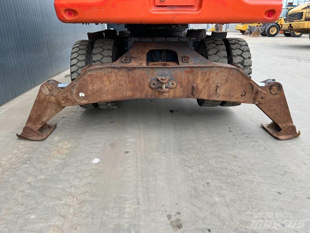 Doosan DX210W ホイール式油圧ショベル（パワーショベル・ユンボ・バックホー）
