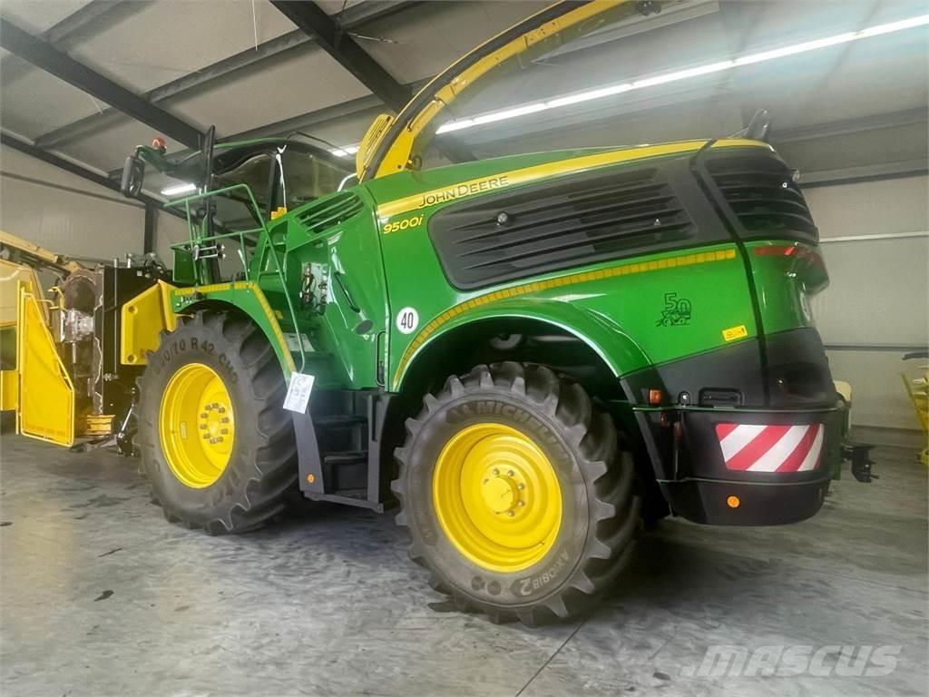 John Deere 9500 i 自走式フォレージハーベスター