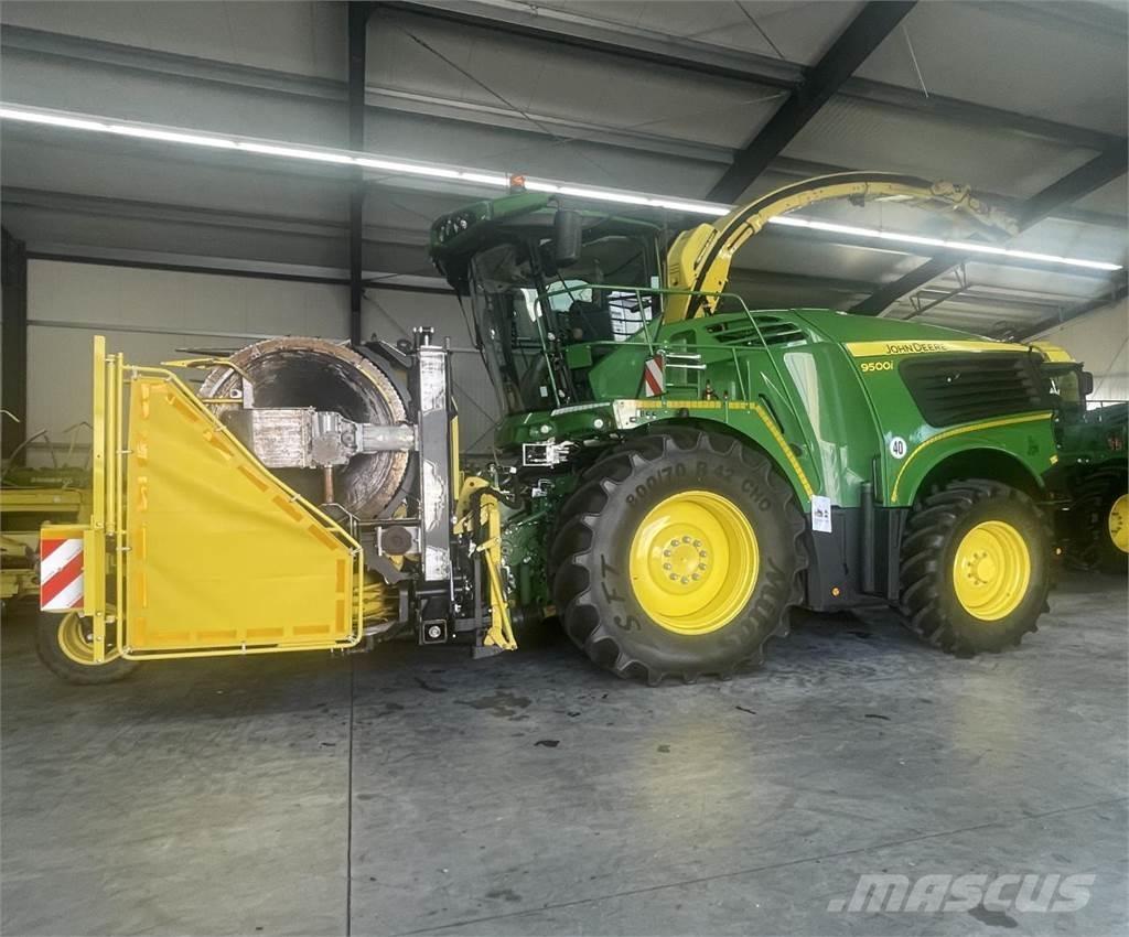 John Deere 9500 i 自走式フォレージハーベスター