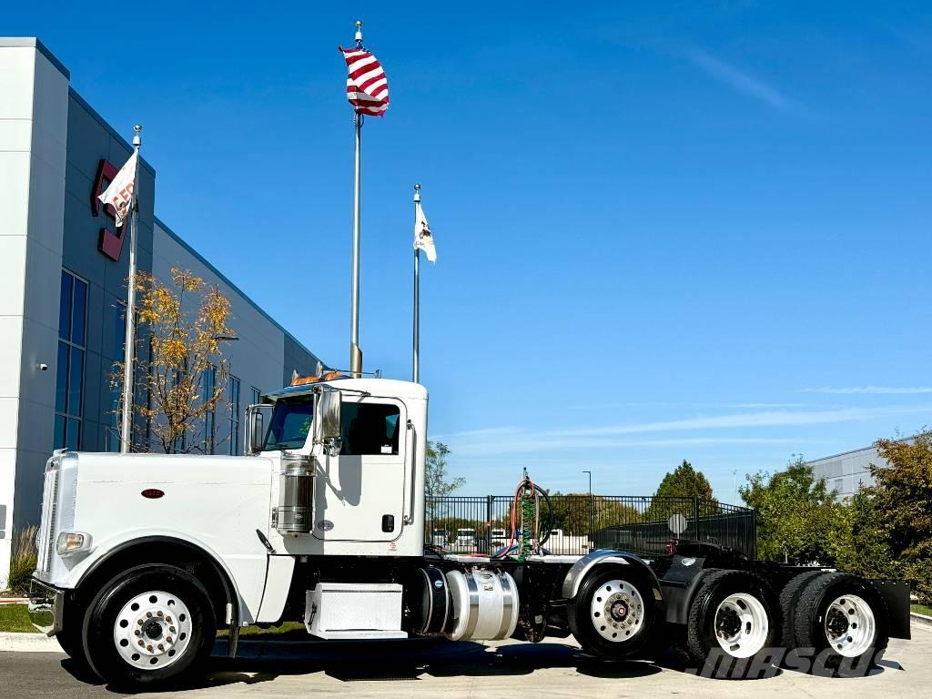 Peterbilt 389 PRIDE 中古トラクターヘッド | トレーラーヘッド