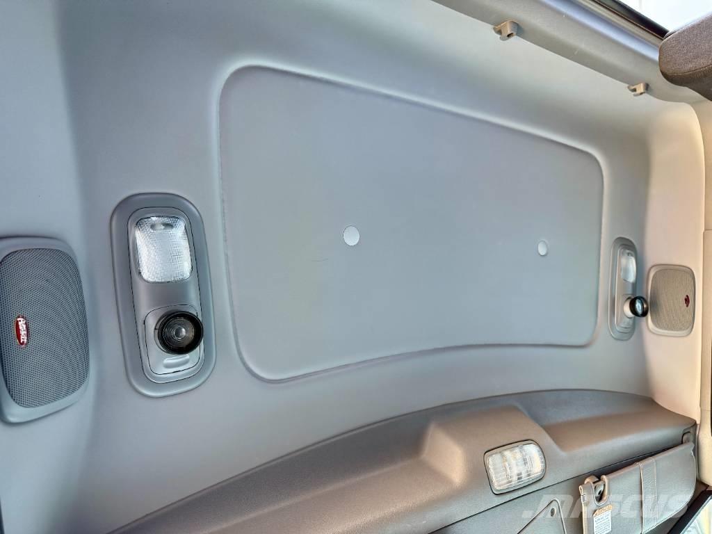 Peterbilt 389 PRIDE 中古トラクターヘッド | トレーラーヘッド