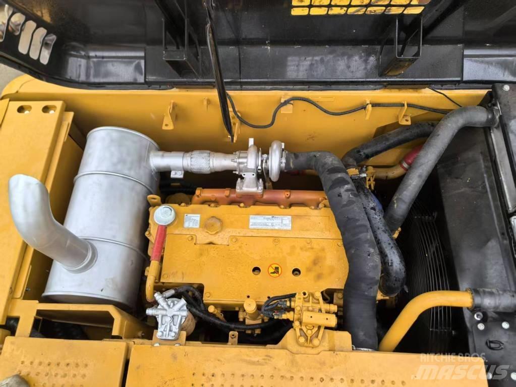 CAT 320D2 中型油圧ショベル 7ｔ-12ｔ（ユンボ・パワーショベル・バックホー）