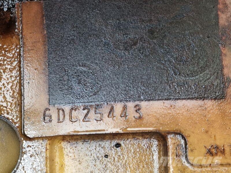 CAT C6.4 エンジン