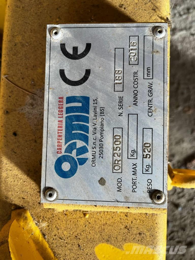  ORMU LAMA NEVE 2500 スノーブレードとプラウ