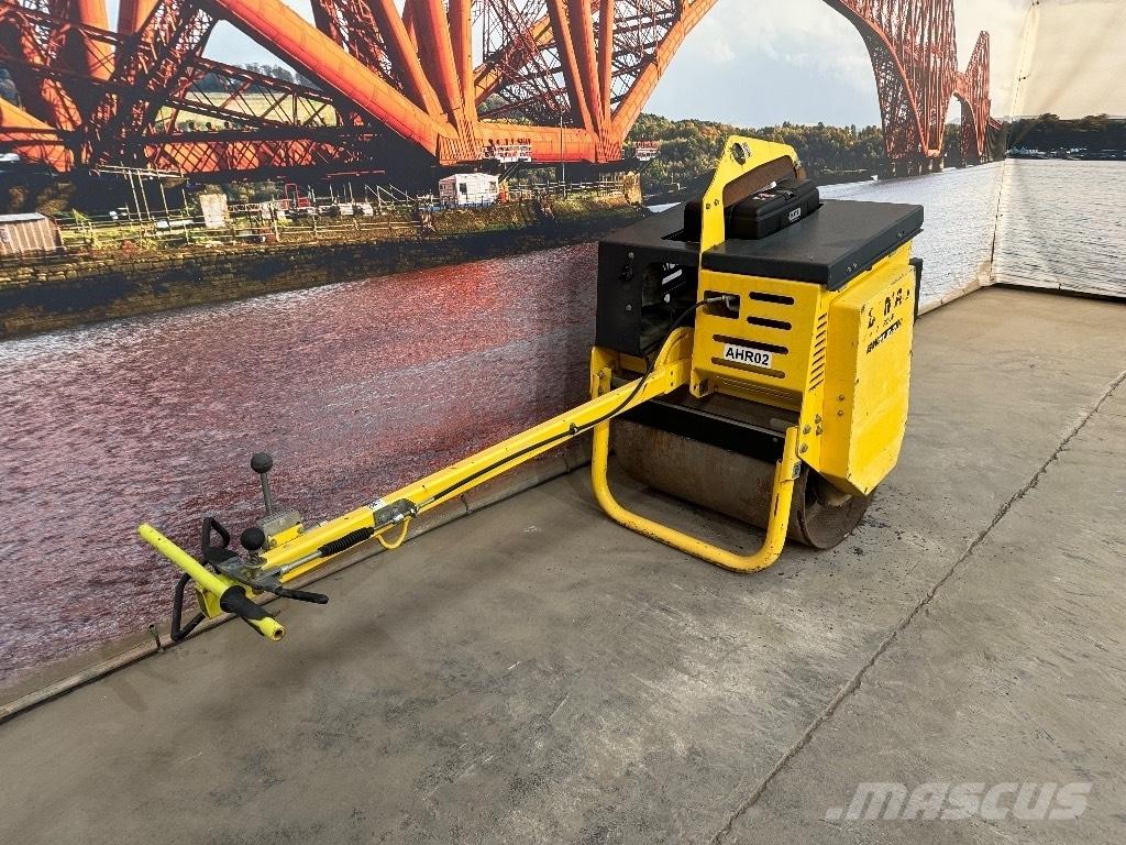 Bomag BW 71 E-2 振動ローラ