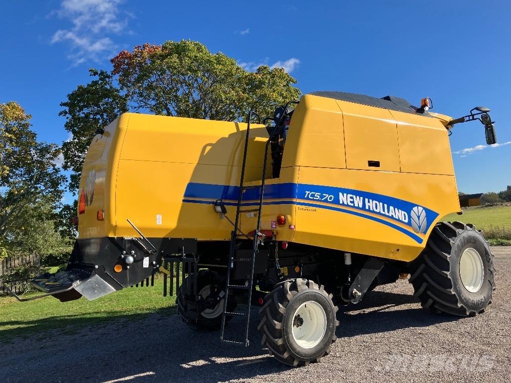 New Holland Tc 5.70 コンバイン