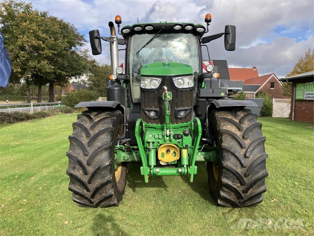 John Deere 6215R トラクター