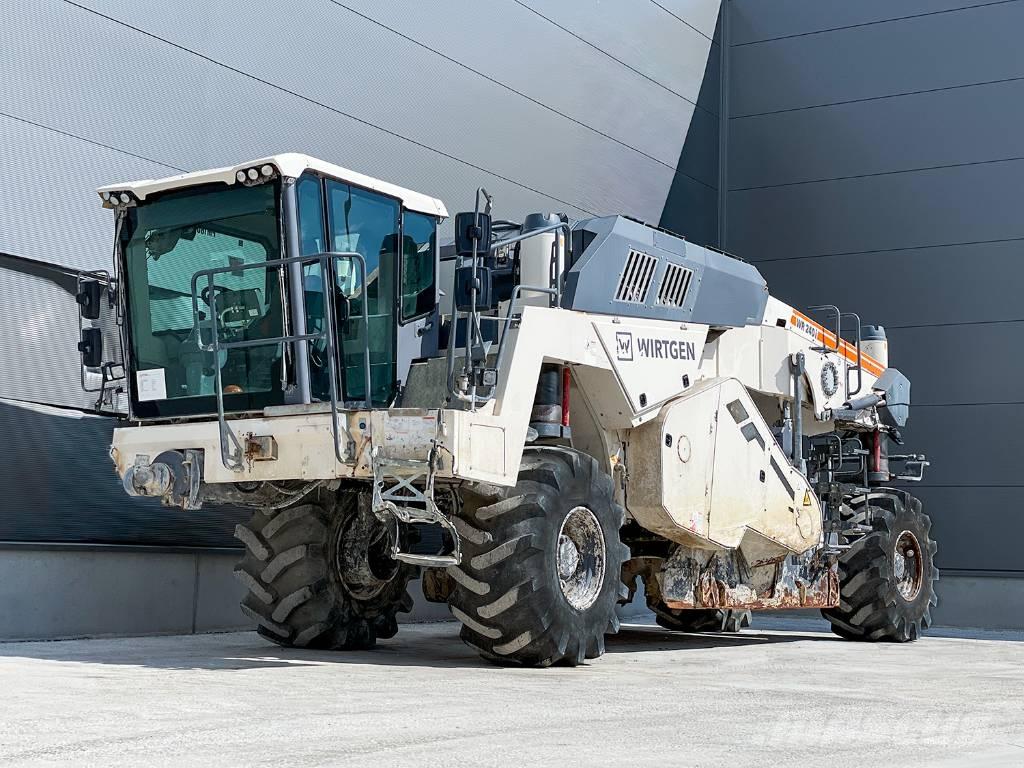 Wirtgen WR 240I アスファルトリサイクルマシン