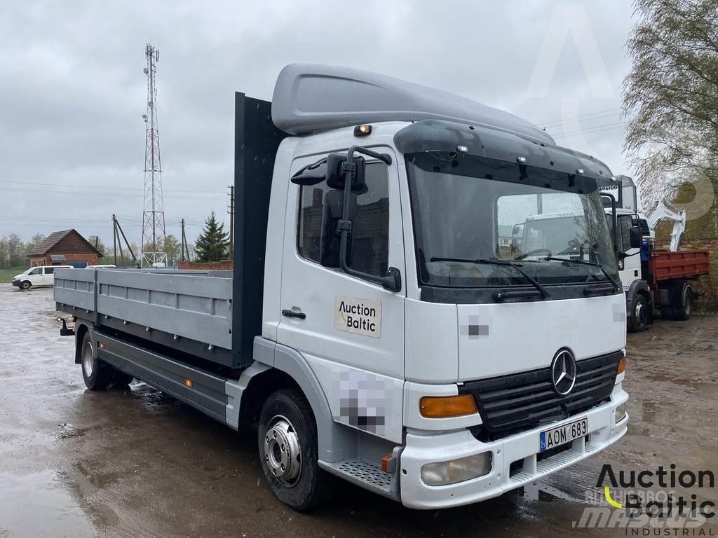 Mercedes-Benz 815 平ボディー