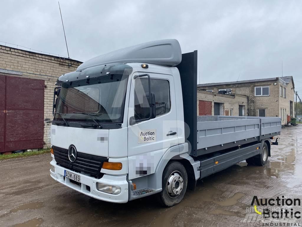 Mercedes-Benz 815 平ボディー