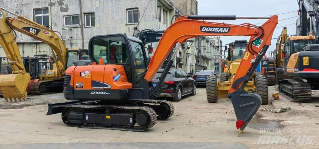 Doosan DX 60-9 C ミニ油圧ショベル 7t以下（ミニユンボ・ミニディガー）