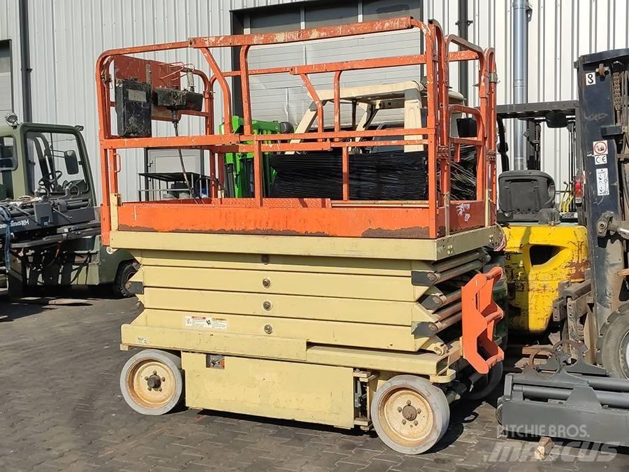JLG 2646 E 2 シザースリフト