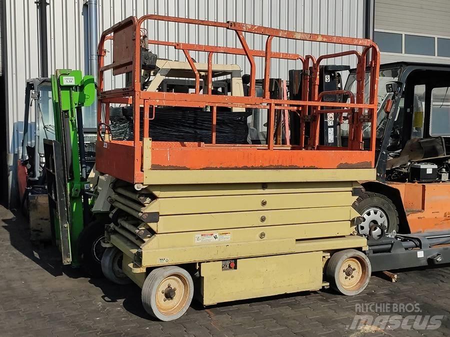 JLG 2646 E 2 シザースリフト