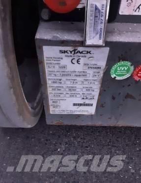 SkyJack SJ III 3226 シザースリフト