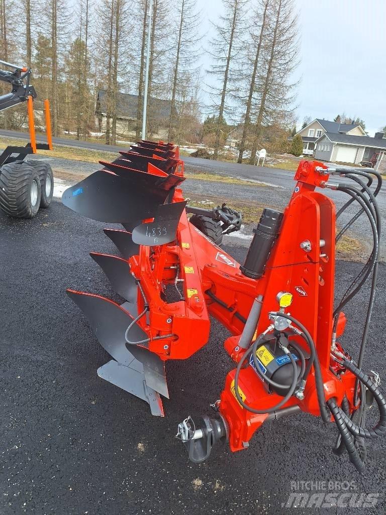 Kuhn Vari-Master 123 リバーシブルプラウ