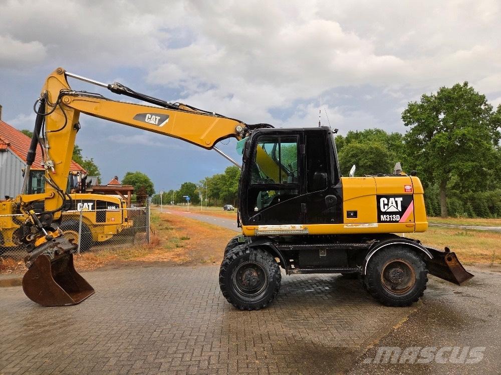 CAT M313D ホイール式油圧ショベル（パワーショベル・ユンボ・バックホー）