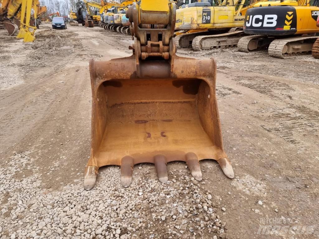 JCB JS 220 LC 大型油圧ショベル12t以上（パワーショベル・ユンボ）