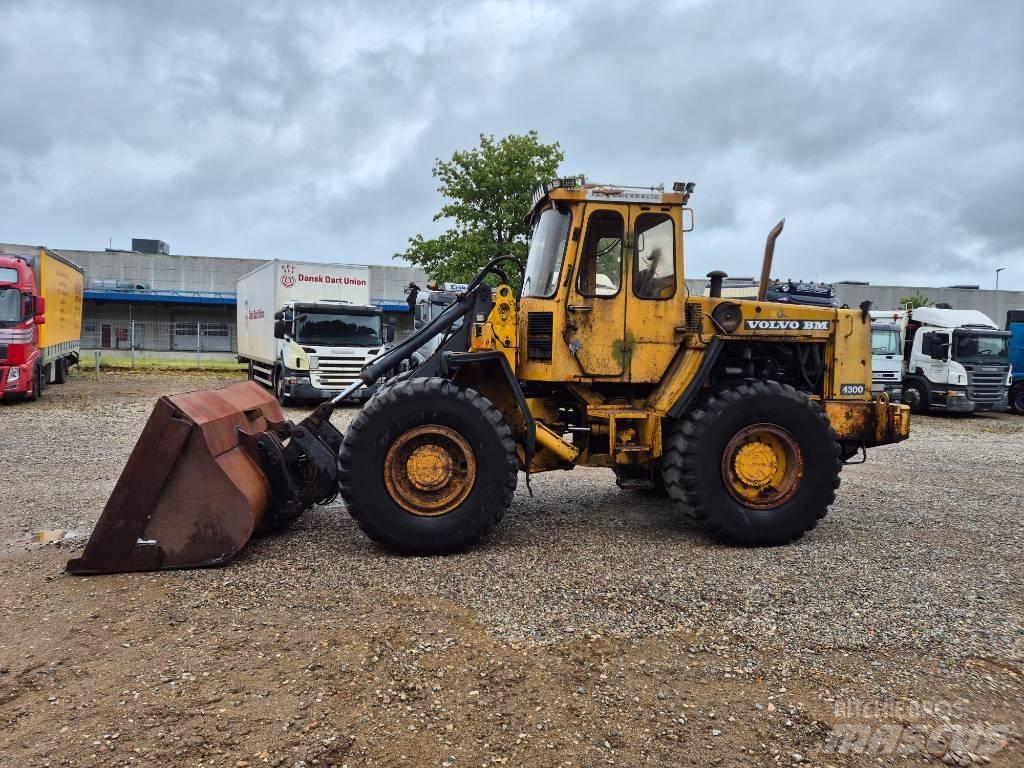 Volvo BM 4300 ホイールローダー・タイヤショベル