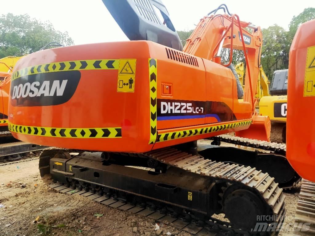 Doosan DH 225 LC-7 大型油圧ショベル12t以上（パワーショベル・ユンボ）