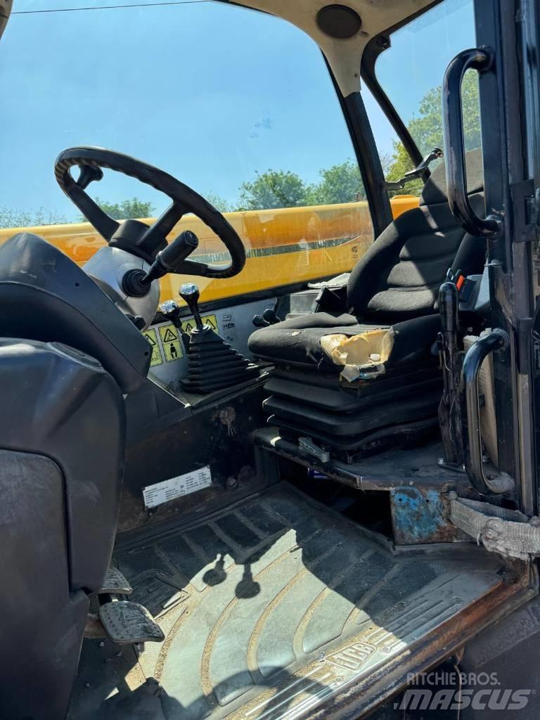JCB 535-125 テレスコーピックハンドラー