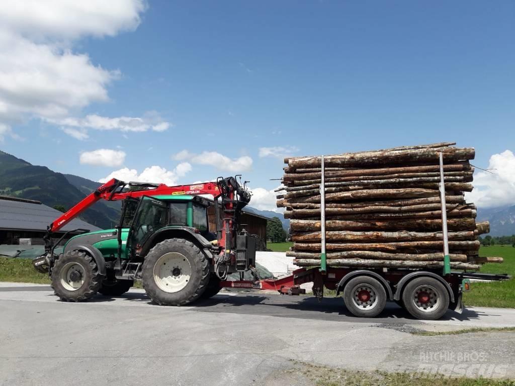 Valtra T 151 E HT 林業トラクター