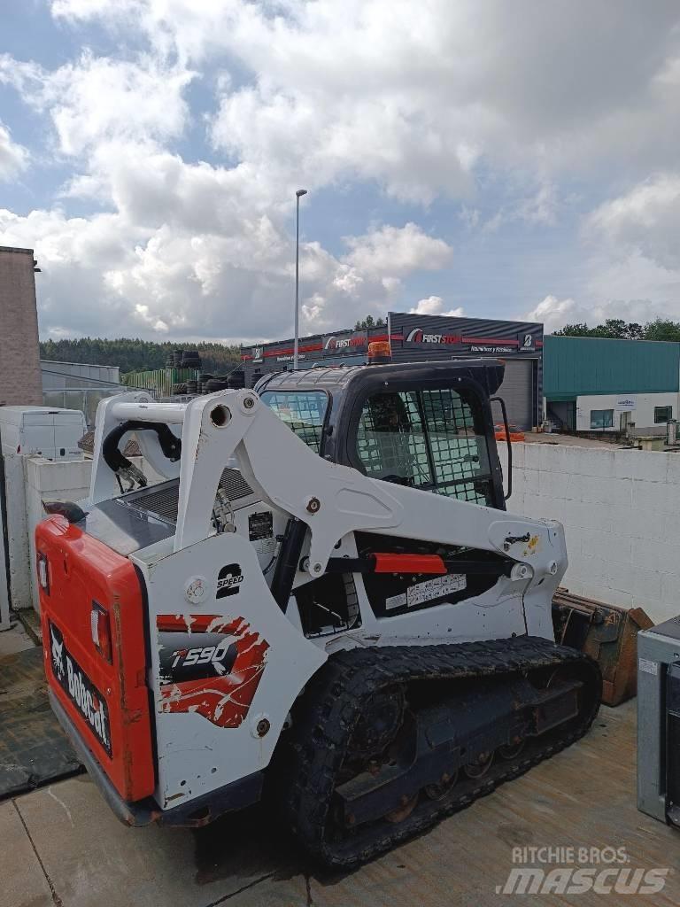 Bobcat T 590 HF スキッドステアローダー